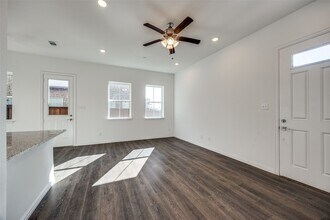 2402 Ash Ln, Unit 2306 in Sachse, TX - Building Photo - Building Photo