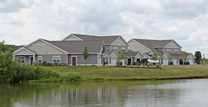 Bergamont Townhomes in Oregon, WI - Foto de edificio - Building Photo