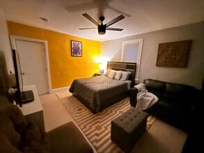 388 Lakeside Ave, Unit 2nd Floor in Orange, NJ - Building Photo - Building Photo