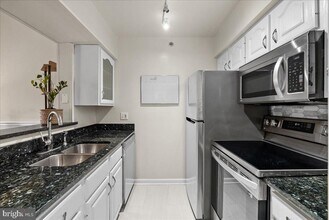 3311 Wyndham Cir in Alexandria, VA - Building Photo - Building Photo