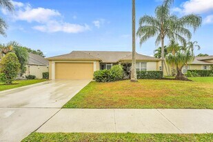 13048 Meadowbreeze Dr in Wellington, FL - Building Photo