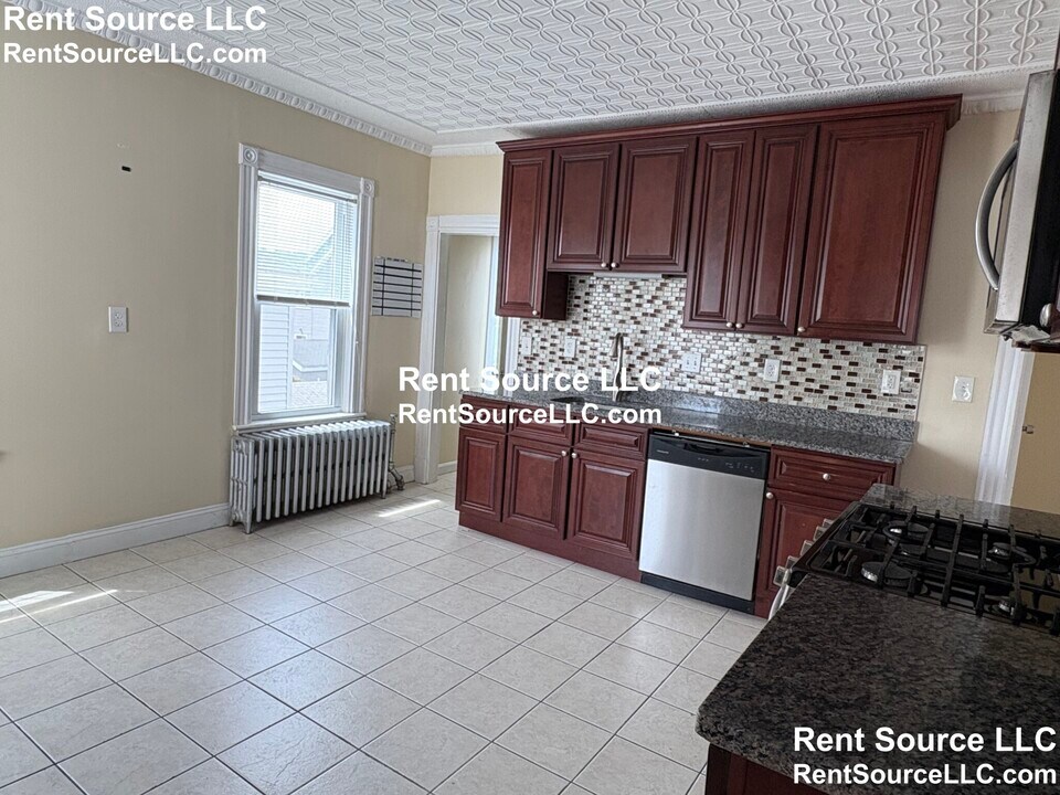 39 Watts St in Malden, MA - Building Photo