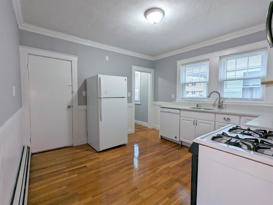 4 Edgar Ct, Unit 2 in Somerville, MA - Foto de edificio