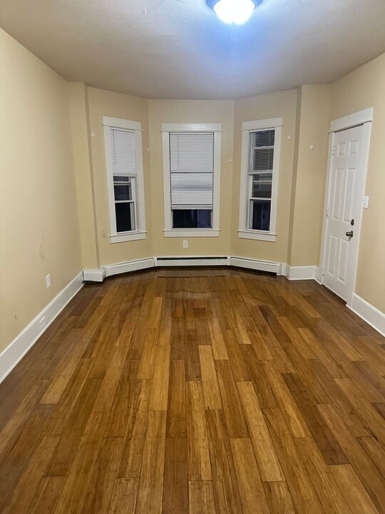 363 Silver St in Manchester, NH - Building Photo