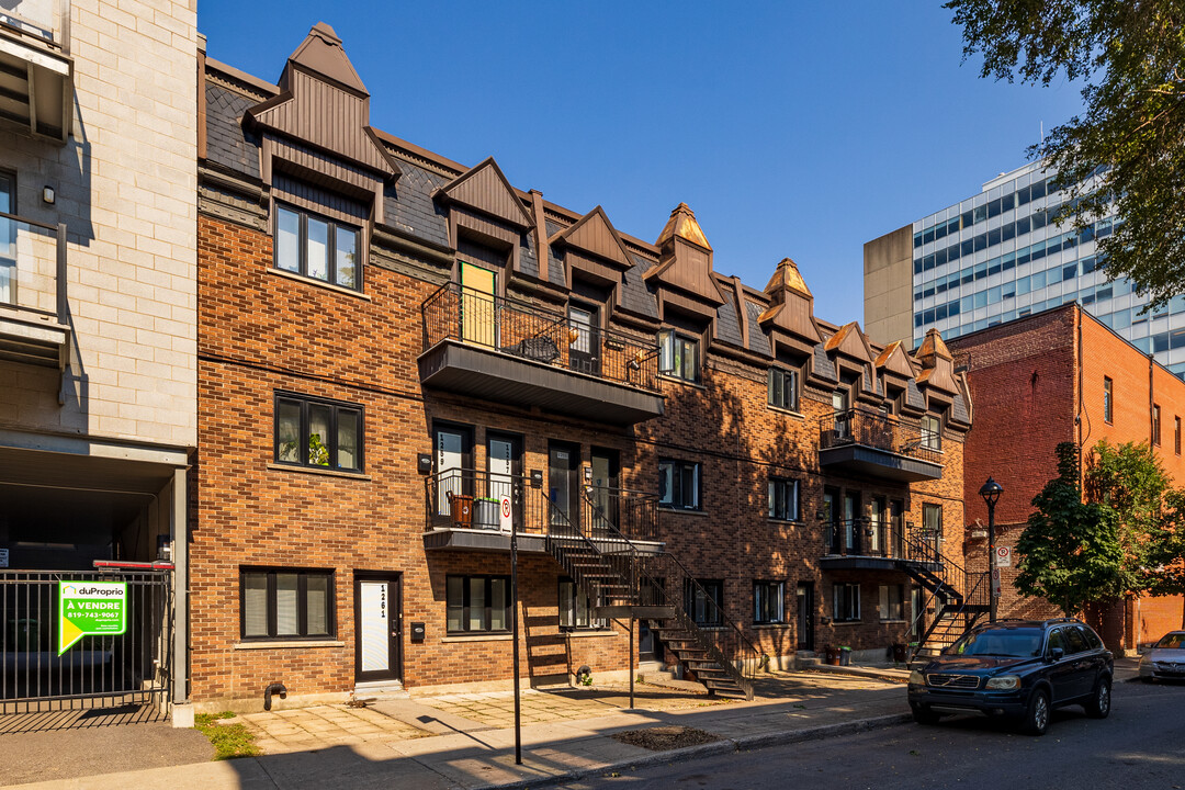 1241-1261 Saint-Thimothée Rue in Montréal, QC - Building Photo