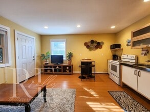 21680 Seacrest Ave NE in Poulsbo, WA - Building Photo - Building Photo