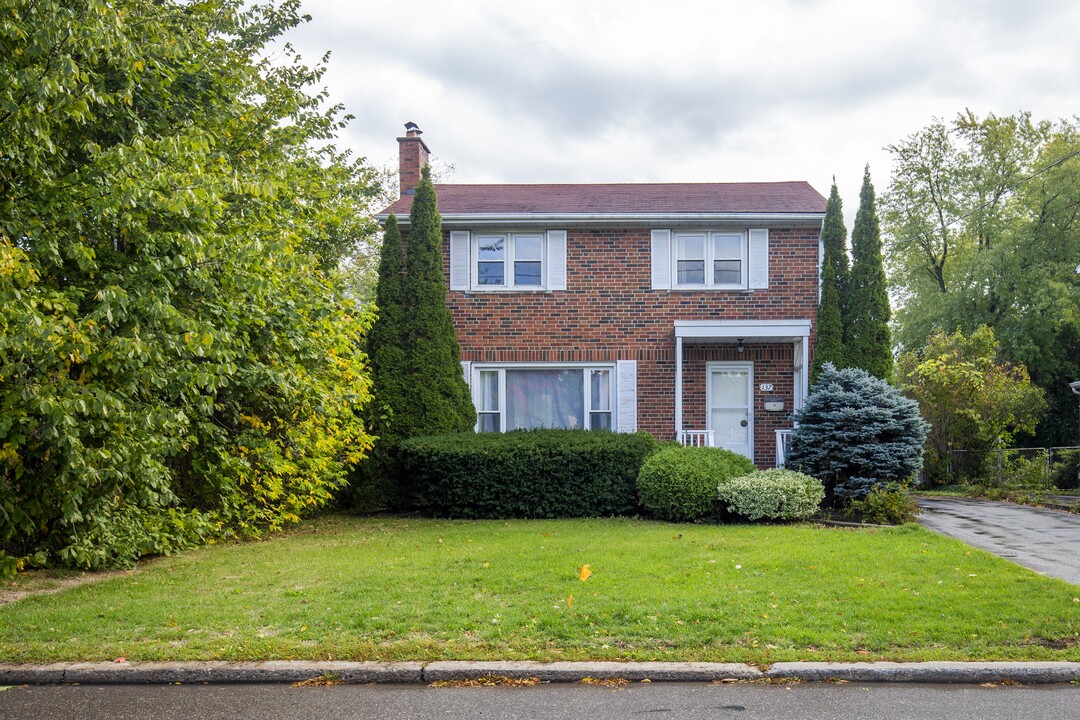 137 Yorkview Dr in Toronto, ON - Building Photo