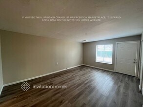 11401 N 25th Ave in Phoenix, AZ - Foto de edificio - Building Photo