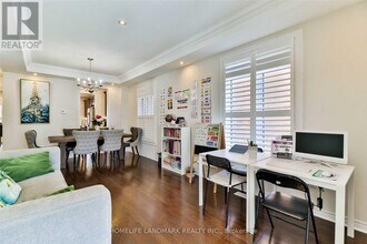 3270 Mintwood Cir in Oakville, ON - Building Photo - Building Photo