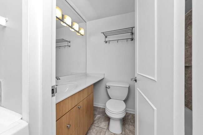 property at 2600 N Hampden Ct