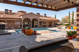 The Tuscany at Mesa Hills in El Paso, TX - Foto de edificio - Building Photo