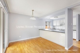 12233 SE River Rd in Milwaukie, OR - Building Photo - Building Photo