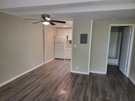 734 N Country Acres Ave, Unit 215 in Wichita, KS - Building Photo