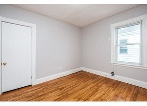 10 Hancock St-Unit -2 in Somerville, MA - Building Photo - Building Photo