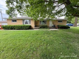 1210 Julie Dr in Champaign, IL - Building Photo