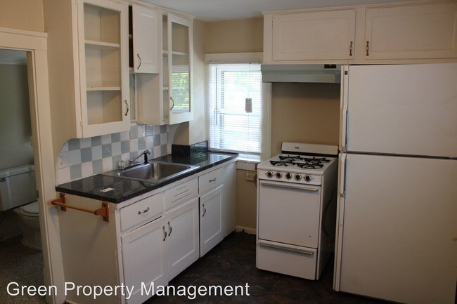 318 College Ave NE in Grand Rapids, MI - Foto de edificio - Building Photo