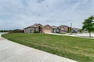 236 Sunken Meadow Ct in Denton, TX - Foto de edificio - Building Photo