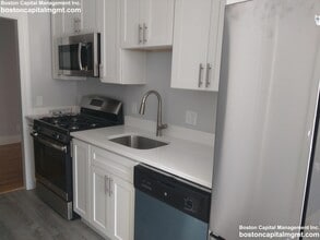 14 Mt Ida St, Unit 3 in Newton, MA - Foto de edificio - Building Photo