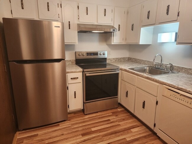 property at 52 Swanson Ct