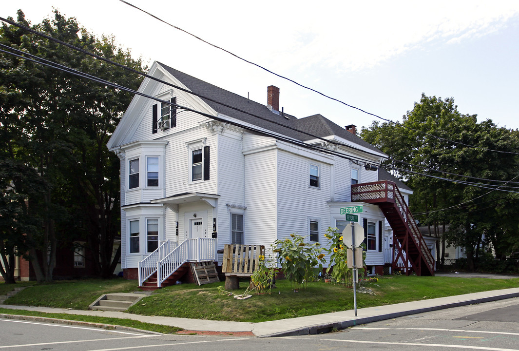 528 Deering Ave in Portland, ME - Foto de edificio