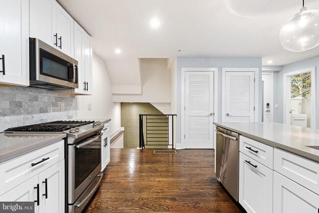 property at 1649 E Eyre St