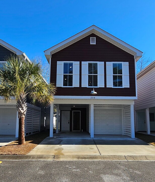 208 Kings Crossing Loop in Murrells Inlet, SC - Building Photo