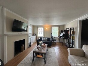 81 New St, Unit 2 in Huntington, NY - Building Photo - Building Photo