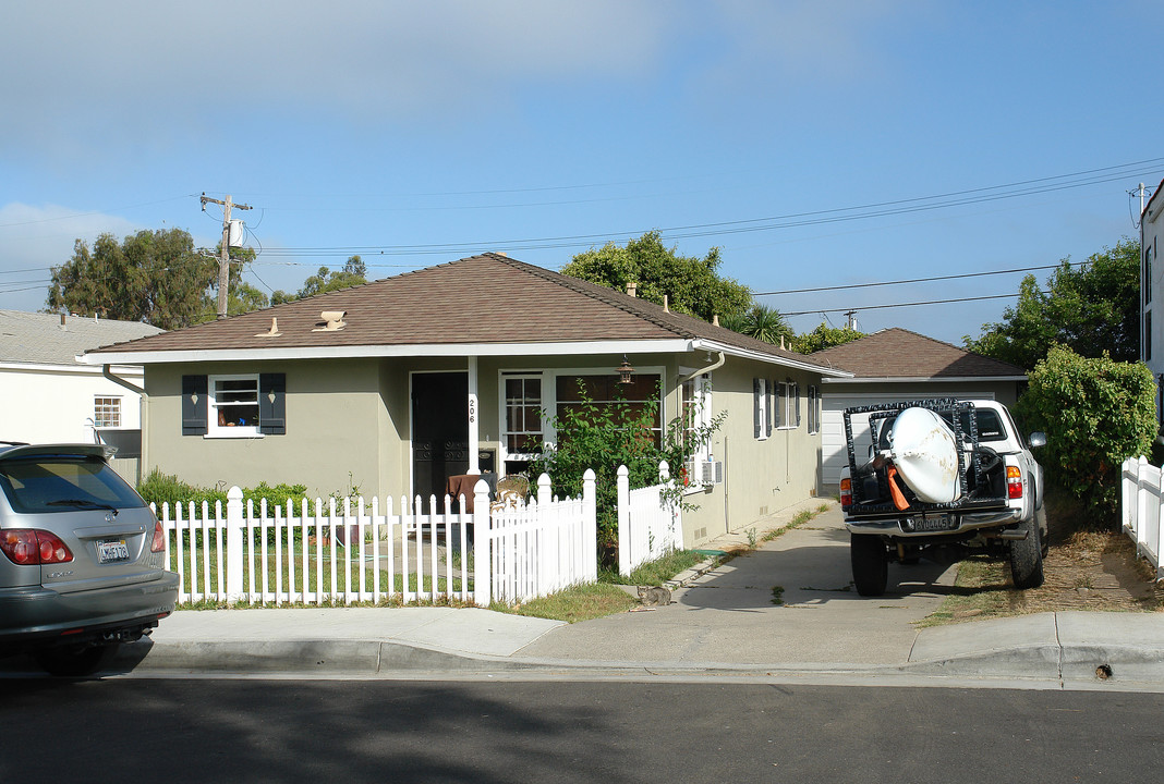 206 Avenida Pelayo in San Clemente, CA - Building Photo