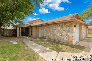 5818 Liberty Bell St in San Antonio, TX - Building Photo