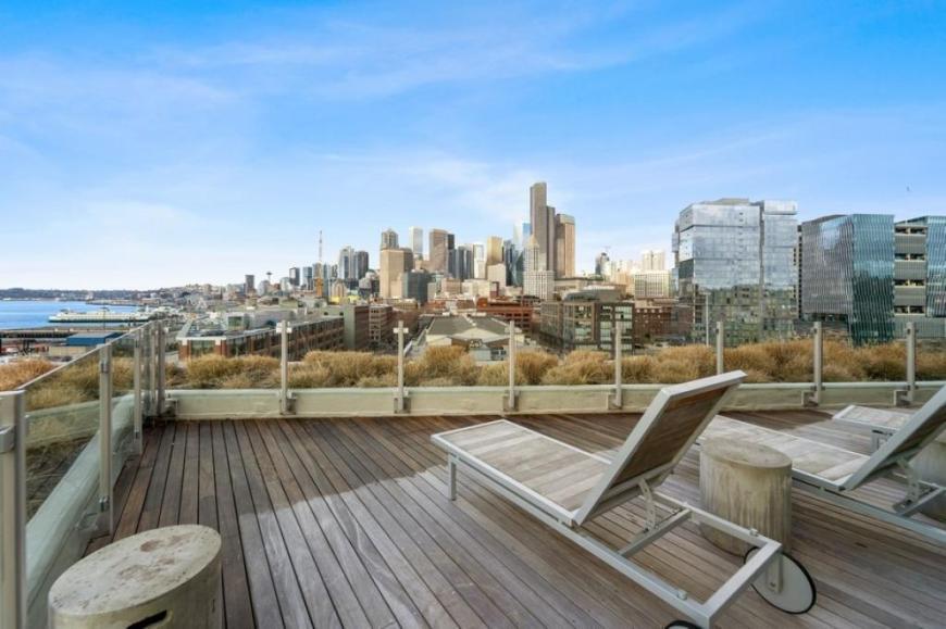 590 1st Ave S in Seattle, WA - Foto de edificio