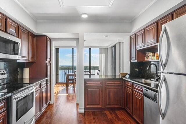 property at 124 Lakeshore Dr
