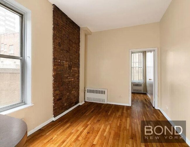 331 E 33rd St in New York, NY - Building Photo - Building Photo