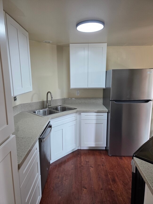 1809 Cambridge Ave in Encinitas, CA - Building Photo - Building Photo