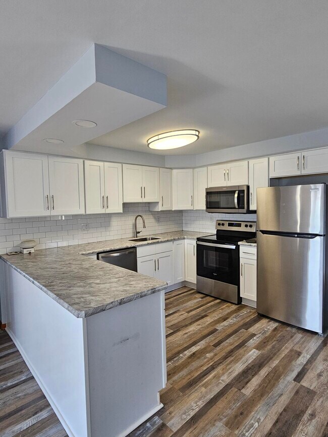 7288 Shawnee Rd, Unit unit 2 in North Tonawanda, NY - Building Photo - Building Photo