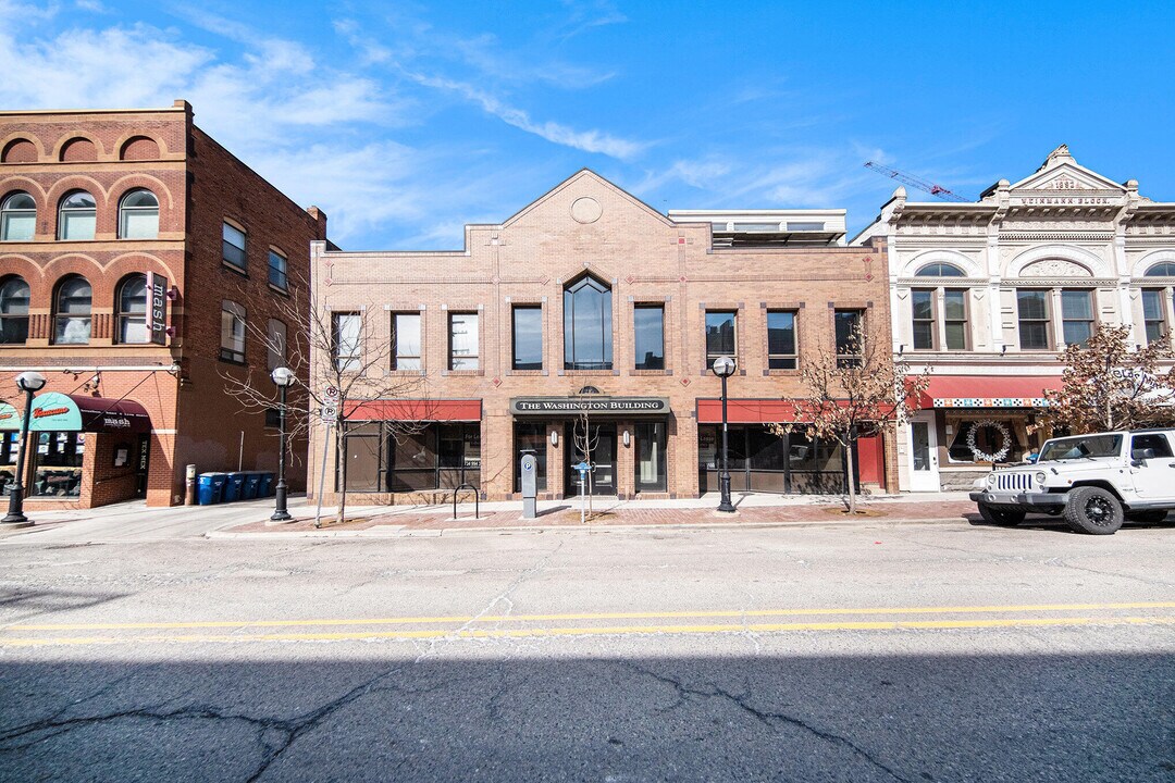 217 E Washington St in Ann Arbor, MI - Building Photo
