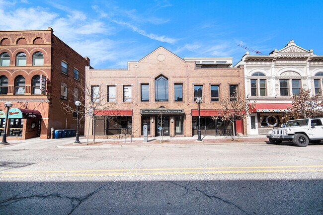 property at 217 E Washington St