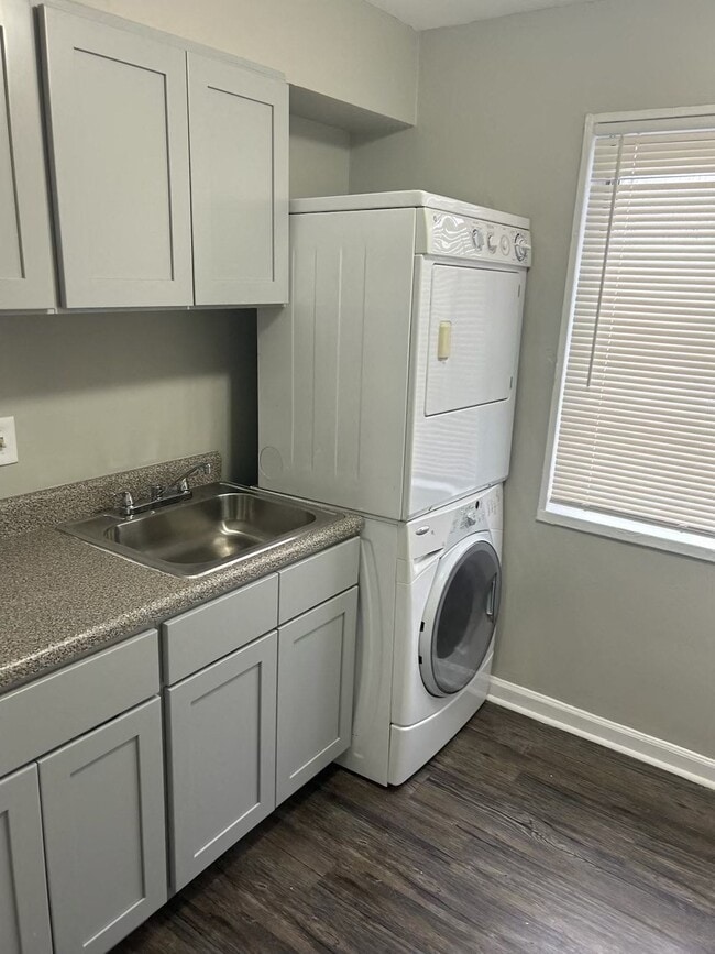 Greenbrier Apartments in Arlington, VA - Foto de edificio - Building Photo