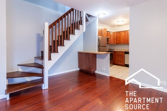 744 W Gordon Ter in Chicago, IL - Building Photo - Building Photo