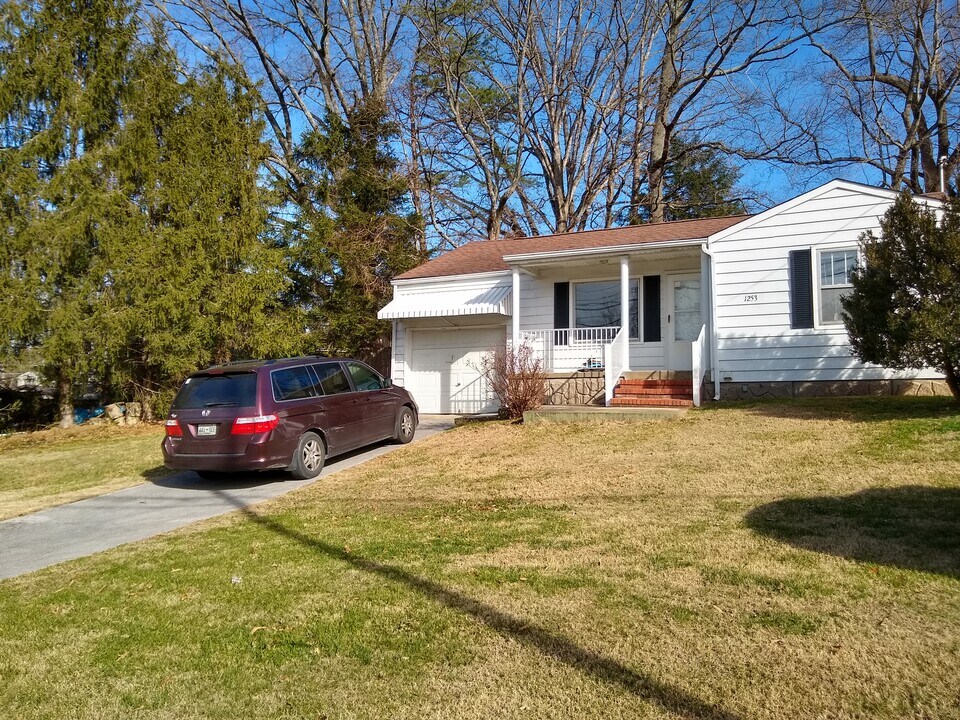 1253 Milligan Hwy in Johnson City, TN - Building Photo