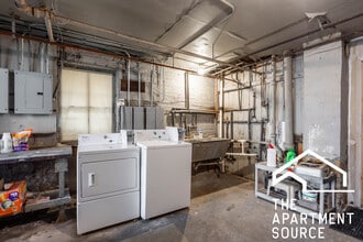 2042 W Armitage Ave, Unit 1 in Chicago, IL - Building Photo - Building Photo