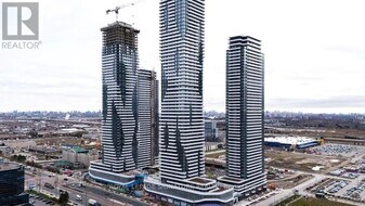 8 Interchange Wy in Vaughan, ON - Building Photo