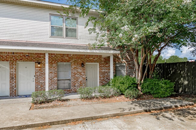 828 Meadow Bend Dr