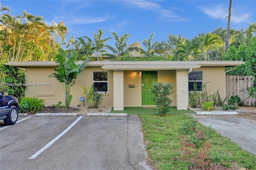 620 NE 28th St in Wilton Manors, FL - Foto de edificio