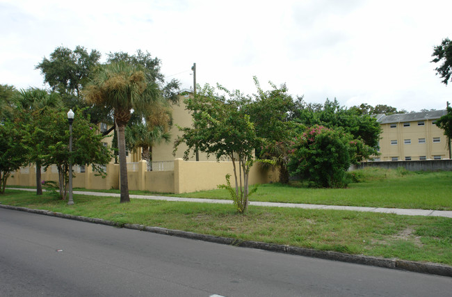 Citrus Grove Apartments in St. Petersburg, FL - Building Photo - Building Photo