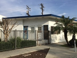 3641 Martin Luther King Jr Blvd in Lynwood, CA - Foto de edificio - Building Photo