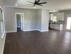 8416 W Crabtree Rd in Middle Valley, TN - Building Photo - Building Photo