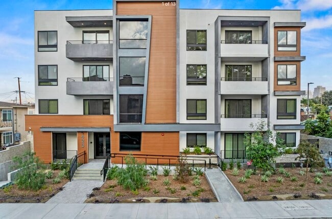 423 Oak St, Unit 102 Rear Corner