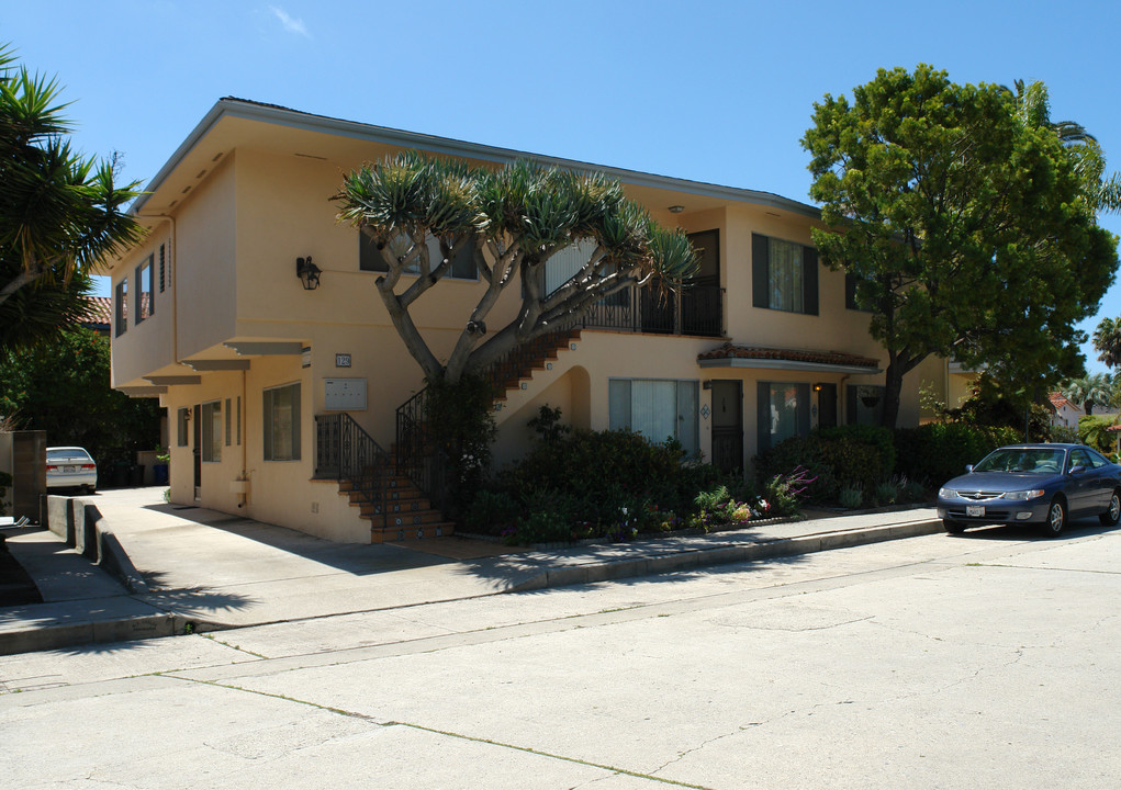 129 Natoma Ave in Santa Barbara, CA - Building Photo