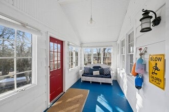 6 PRIVATE Row in Hampton Bays, NY - Building Photo - Building Photo