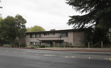 1366 Oakland Blvd in Walnut Creek, CA - Building Photo - Building Photo